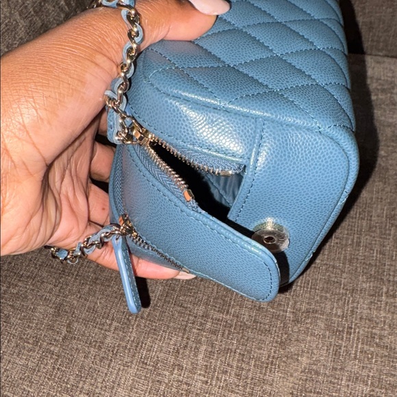 Chanel Quilted Blue Leather Cosmetic Pouch CC Logo Rare Color - Picture 11 of 11